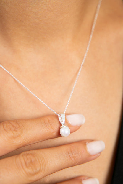 Women's Pearl Model 925 Sterling Silver Necklace