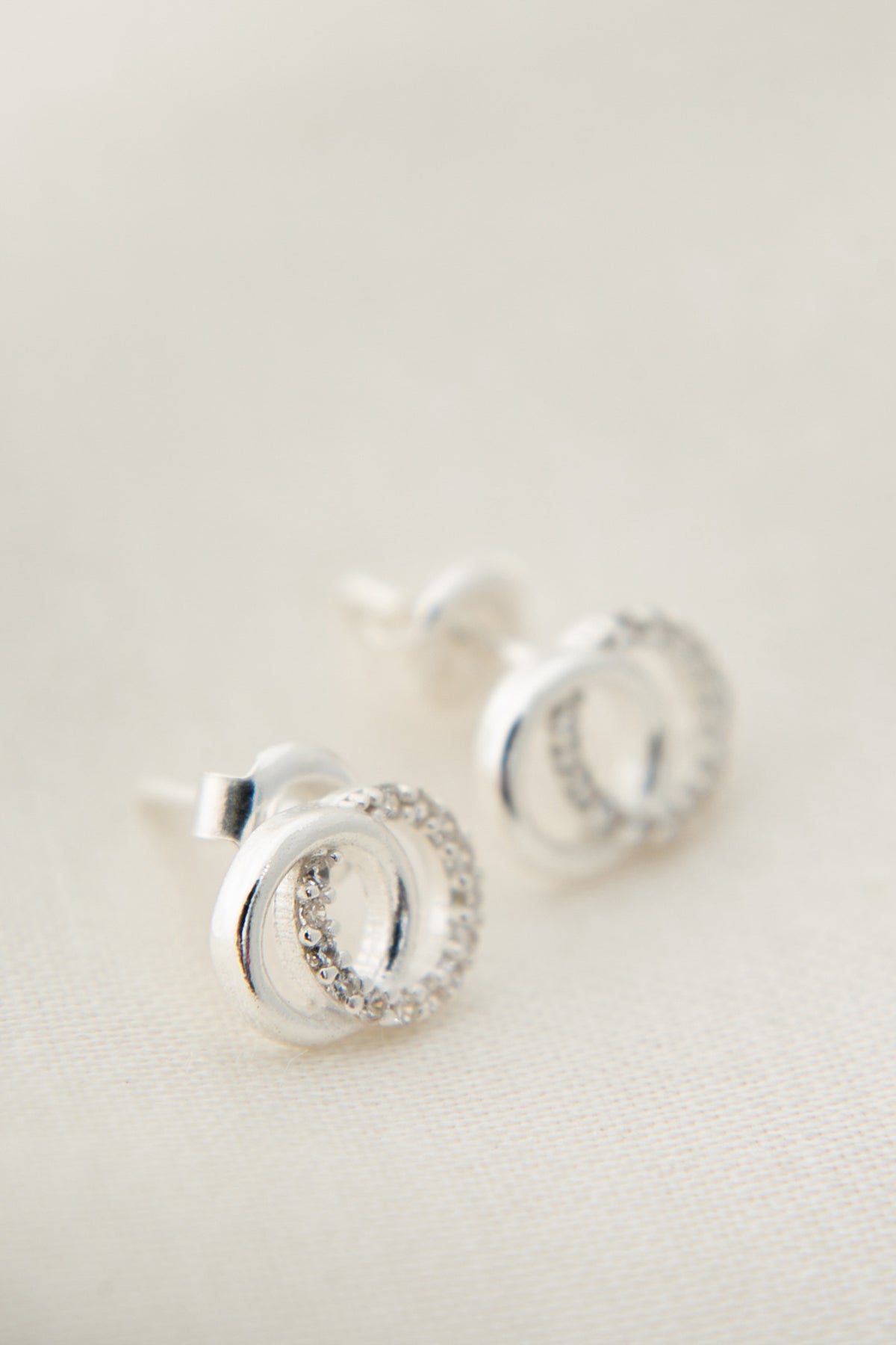 Women's Interlocking Hoop Design 925 Sterling Silver Earrings