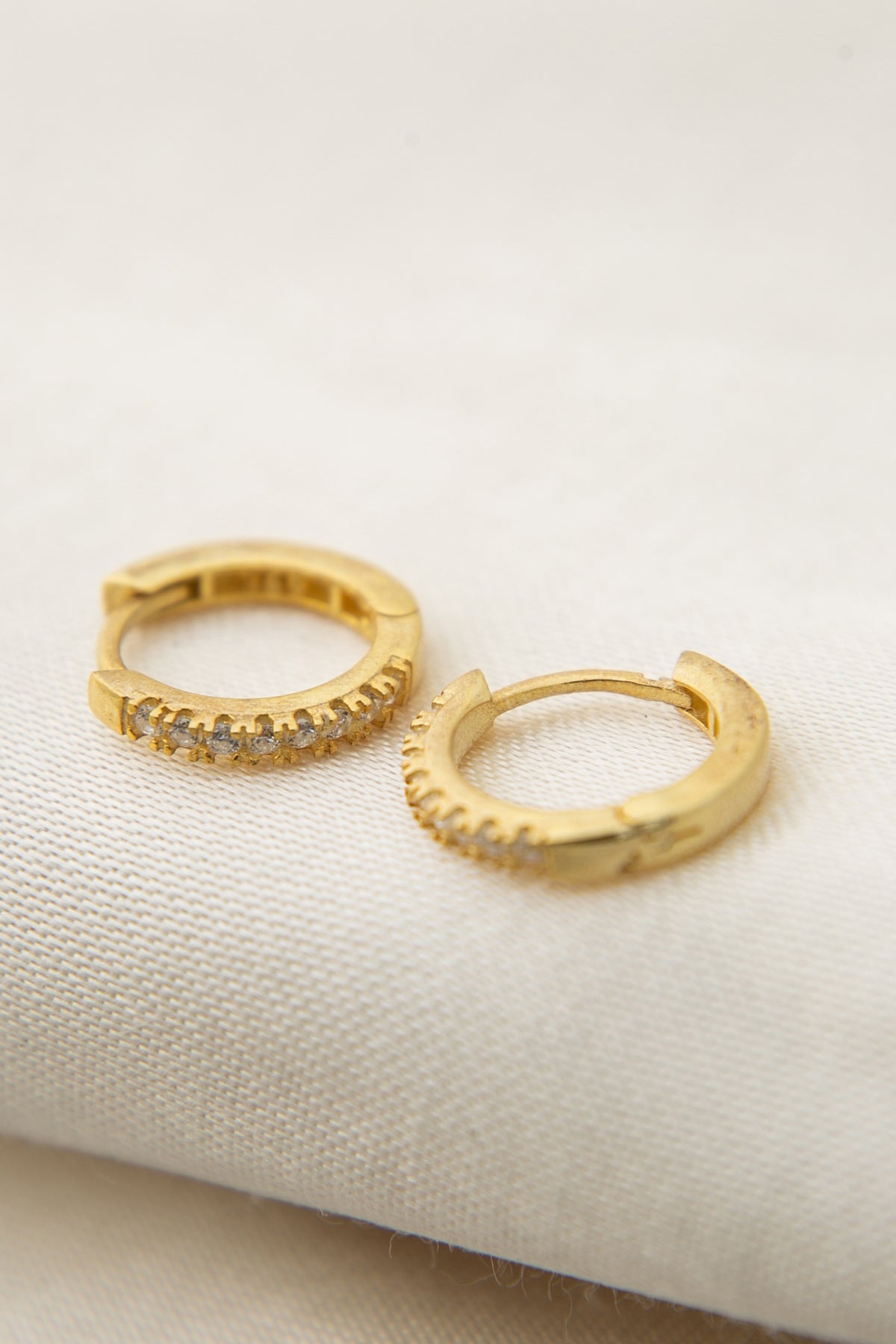 Women's Stone-Detailed Hoop Earrings in 925 Sterling Silver