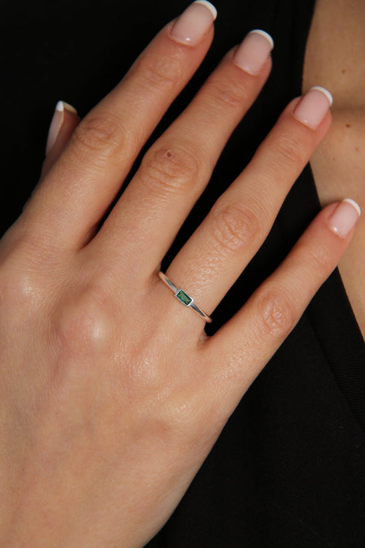 Women's Elegant Stone Ring in 925 Sterling Silver